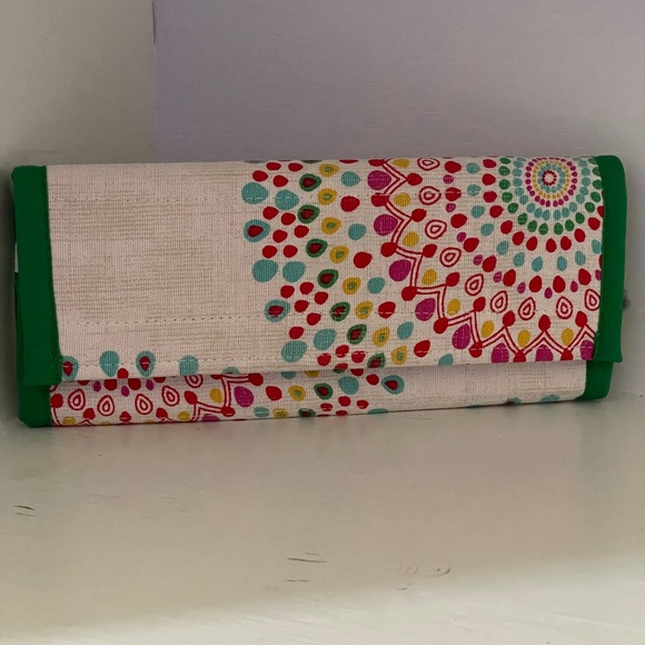 Oiling Bliss pouch: Oil pouch holds 10mL roller oils - Picture 2 of 6